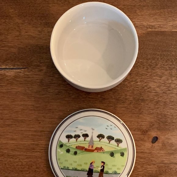 Villeroy & Boch Design Naif 3" Porcelain Round Trinket Box - Picture 7 of 10